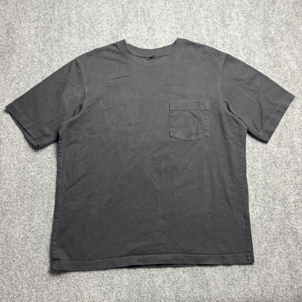 Uniqlo Mens Black Short Sleeve Pocket T-Shirt Crewneck Size Medium Minimalist